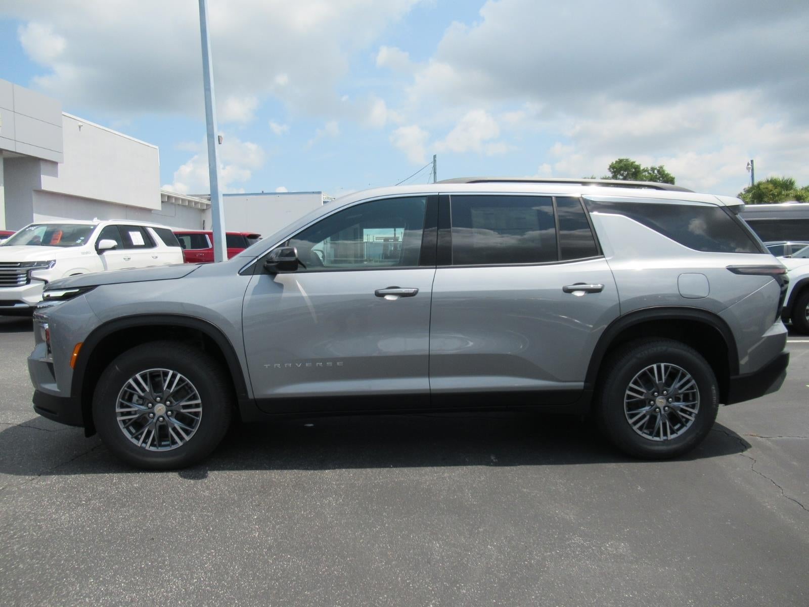 2026 Chevrolet Traverse — side profile view